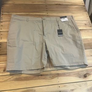 Men's Shorts Size 52R Jos. A. Bank New with Tag